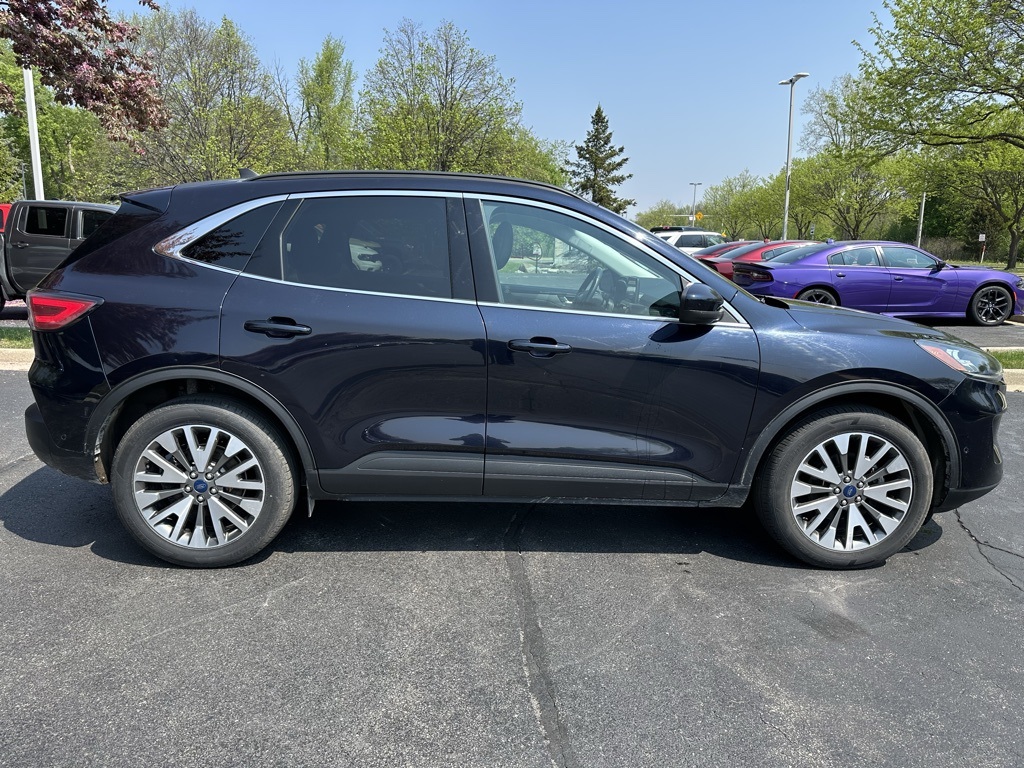 2021 Ford Escape Titanium photo 3