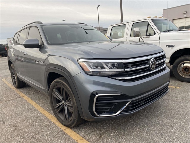 2021 Volkswagen Atlas SE w/Tech R-Line's photo