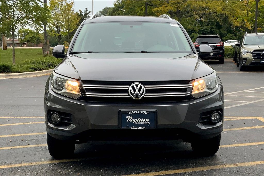 2014 Volkswagen Tiguan SE photo 2