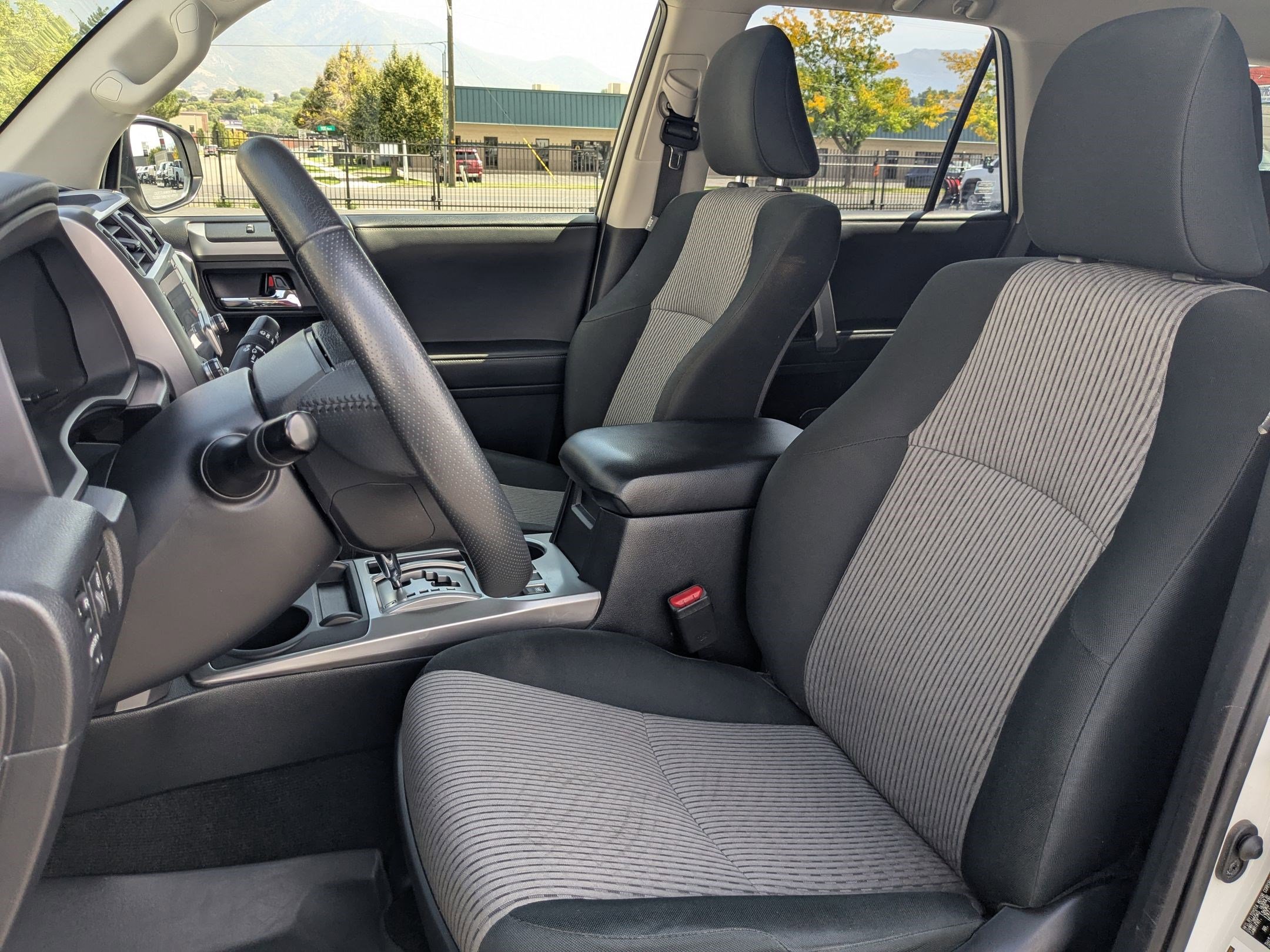 2021 Toyota 4Runner SR5 photo 26