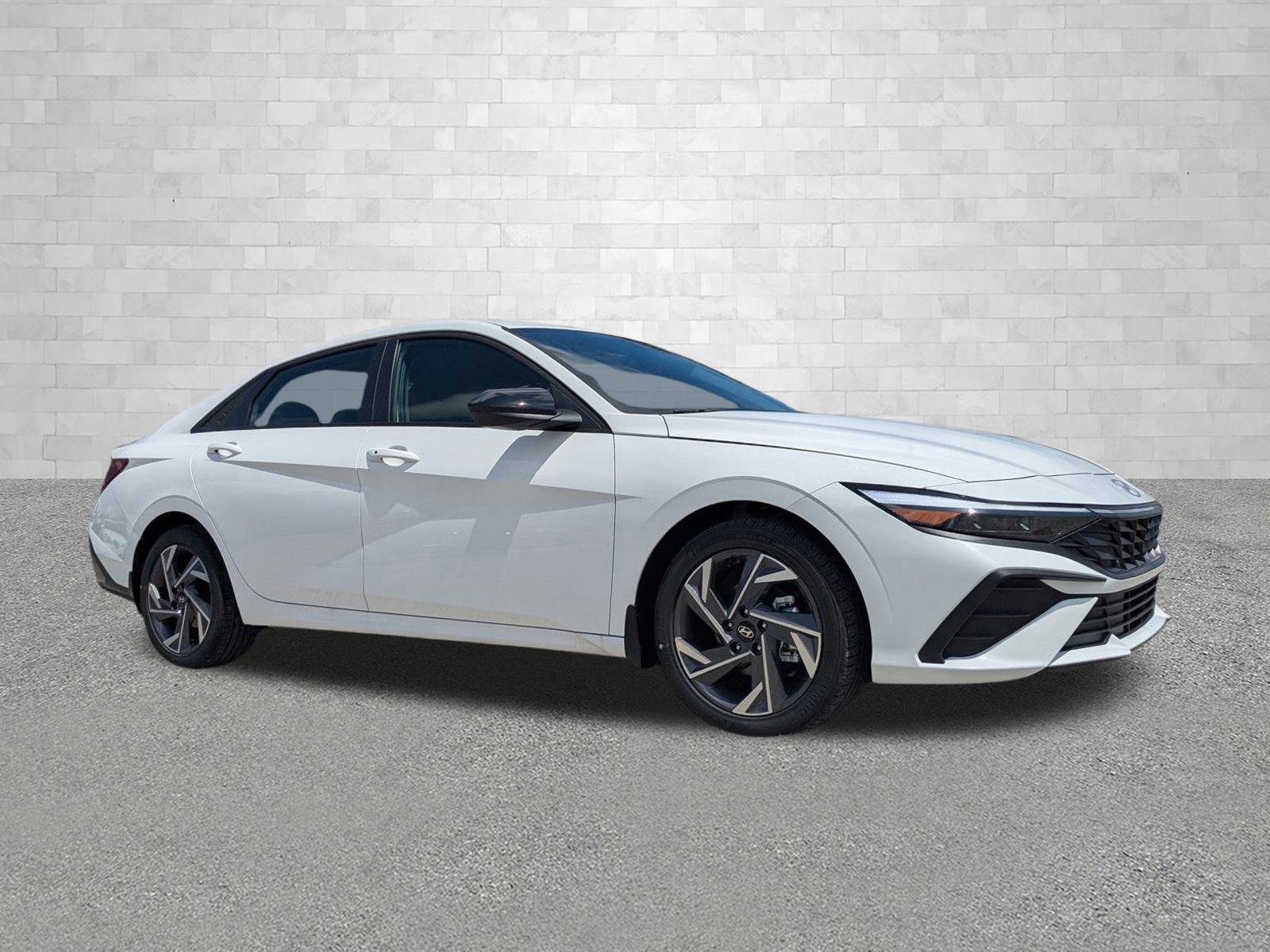2025 Hyundai Elantra SEL's photo