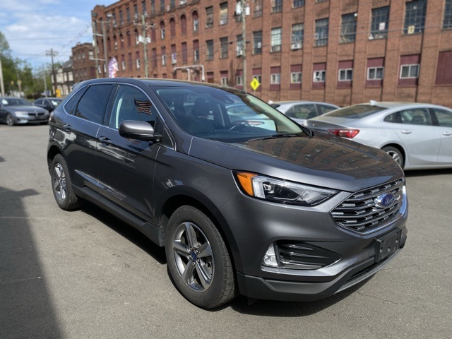2022 Ford Edge SEL photo 3