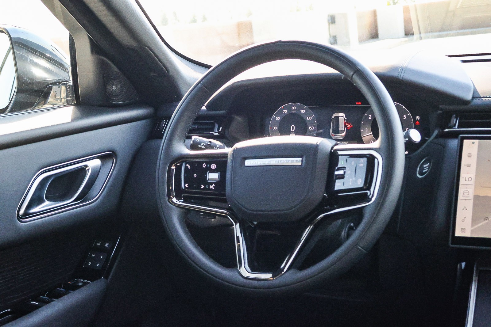 2026 Land Rover Range Rover Velar SE photo 14