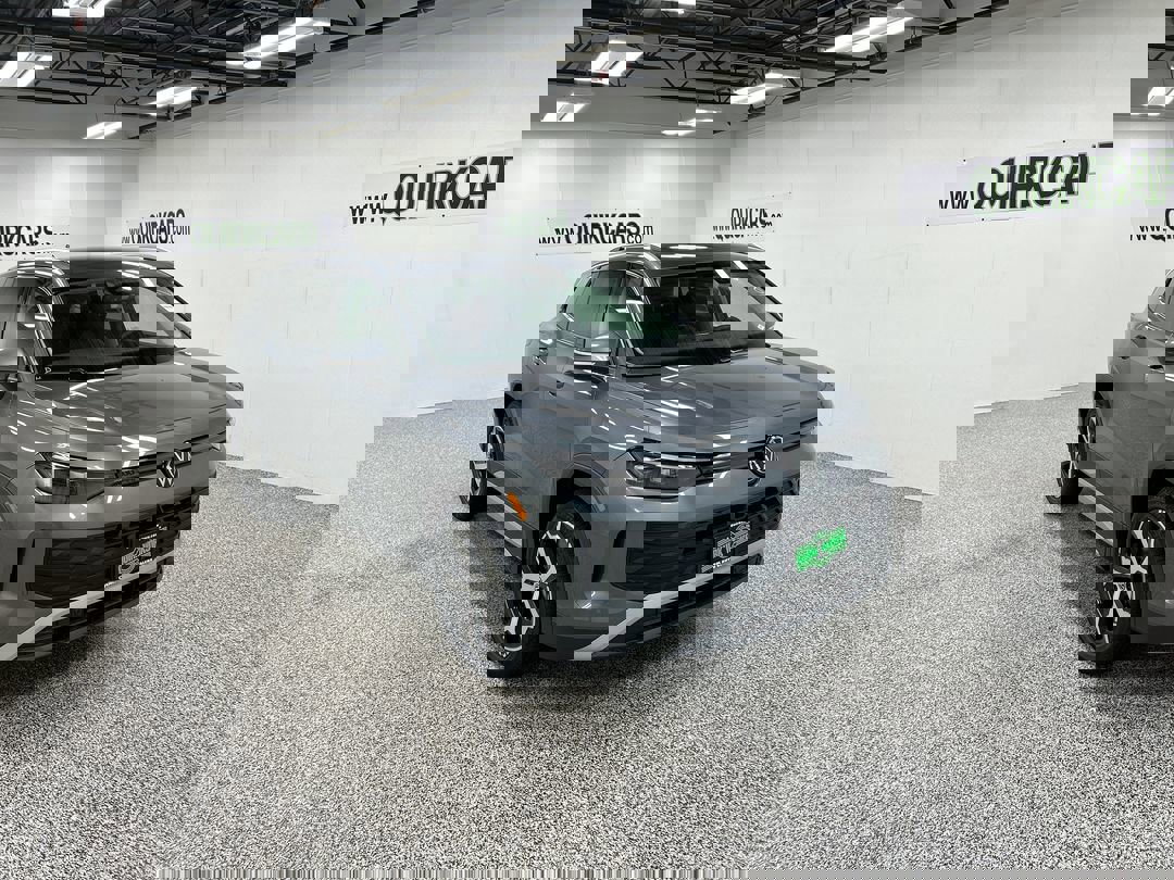 2025 Volkswagen Tiguan SE photo 2