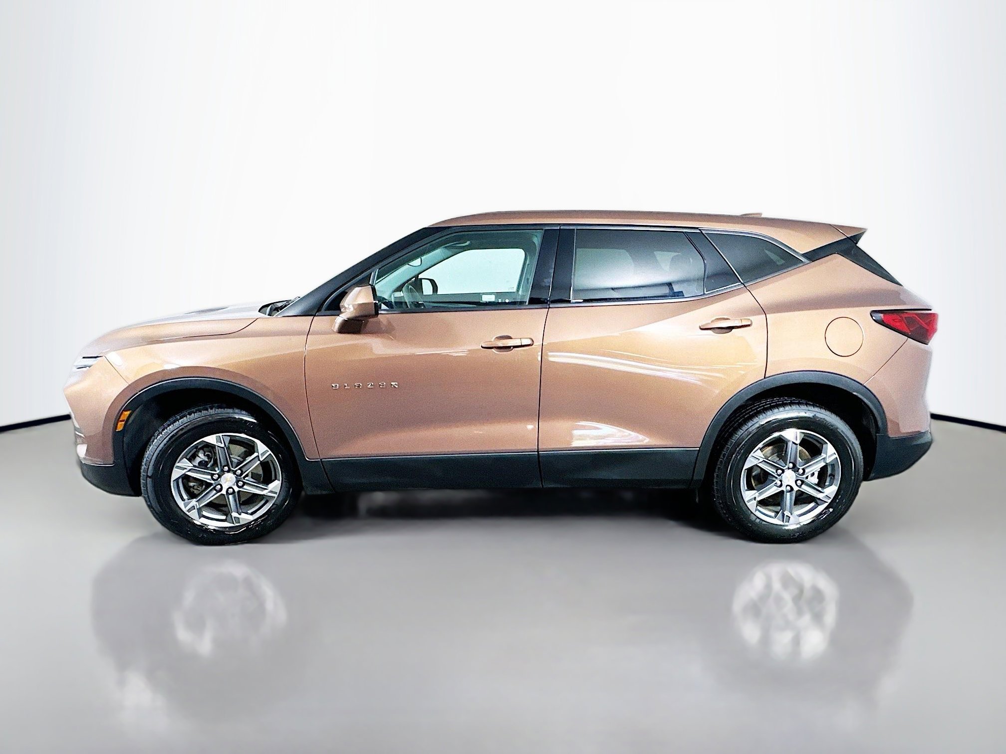 2023 Chevrolet Blazer 2LT photo 2