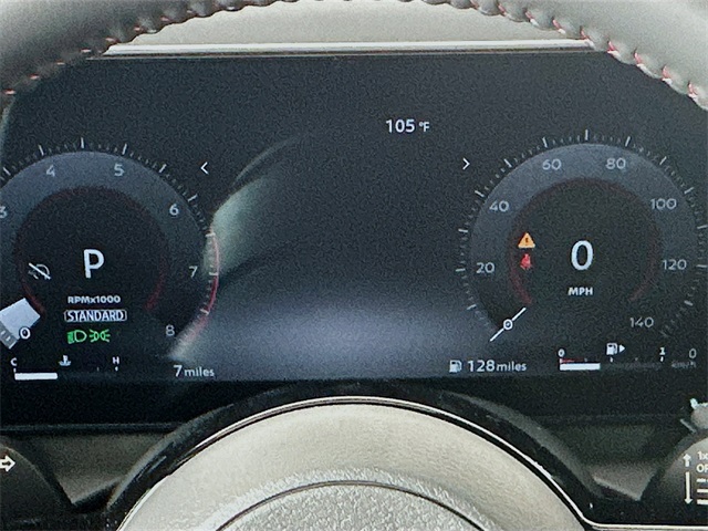 2025 Nissan Kicks SR photo 2
