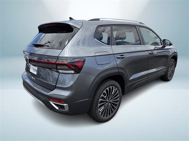 2025 Volkswagen Taos SE photo 3