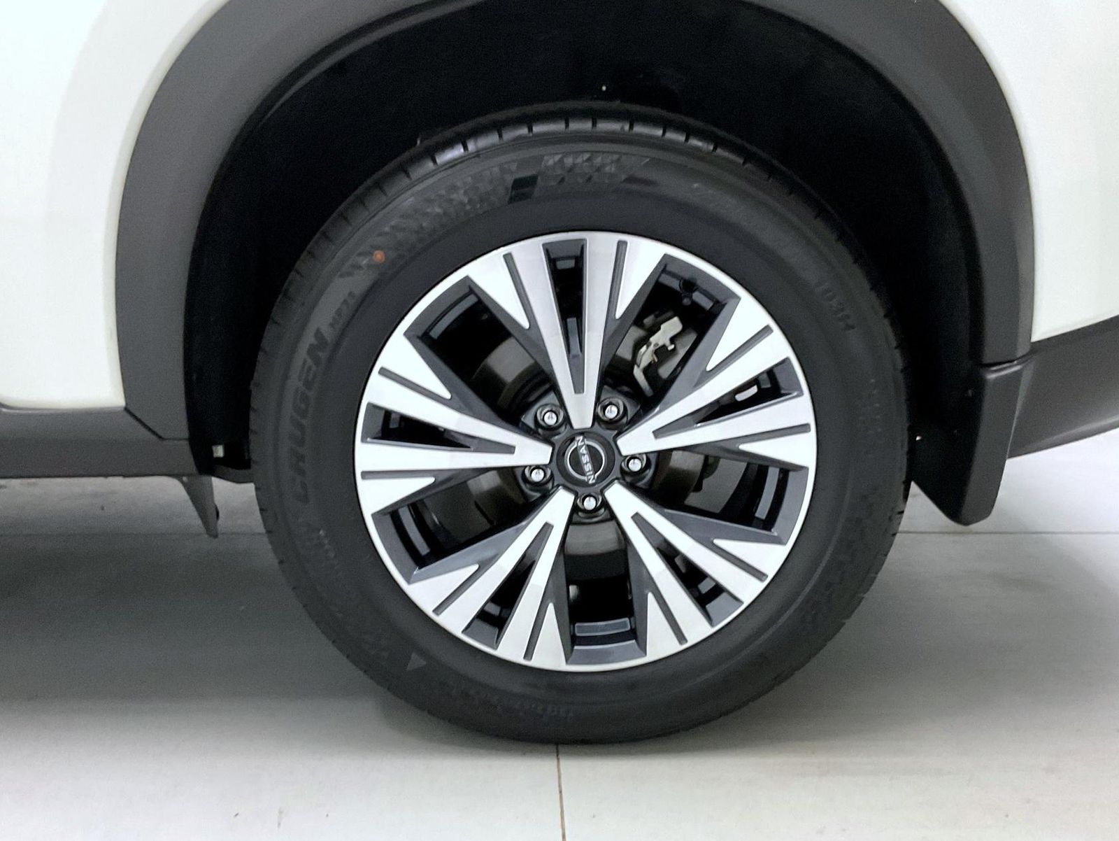 2022 Nissan Rogue SV photo 22