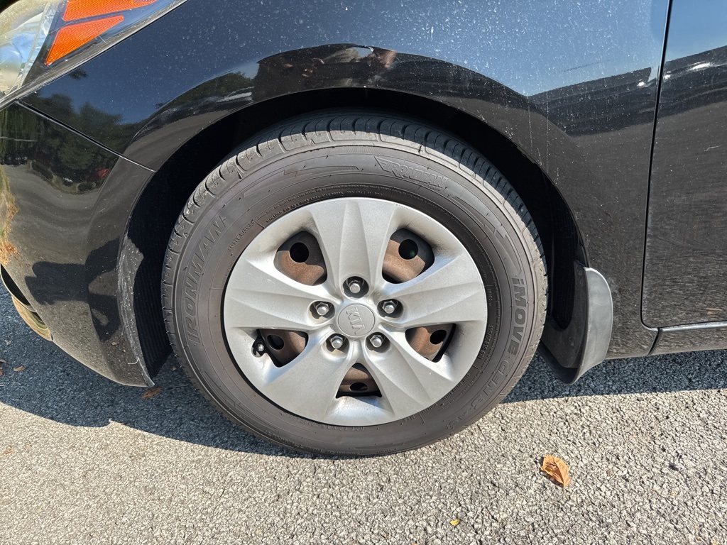 2016 Kia Forte LX photo 9