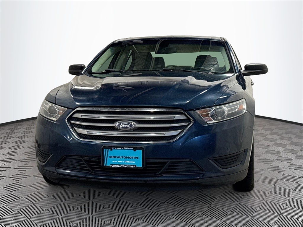 2017 Ford Taurus SE's photo
