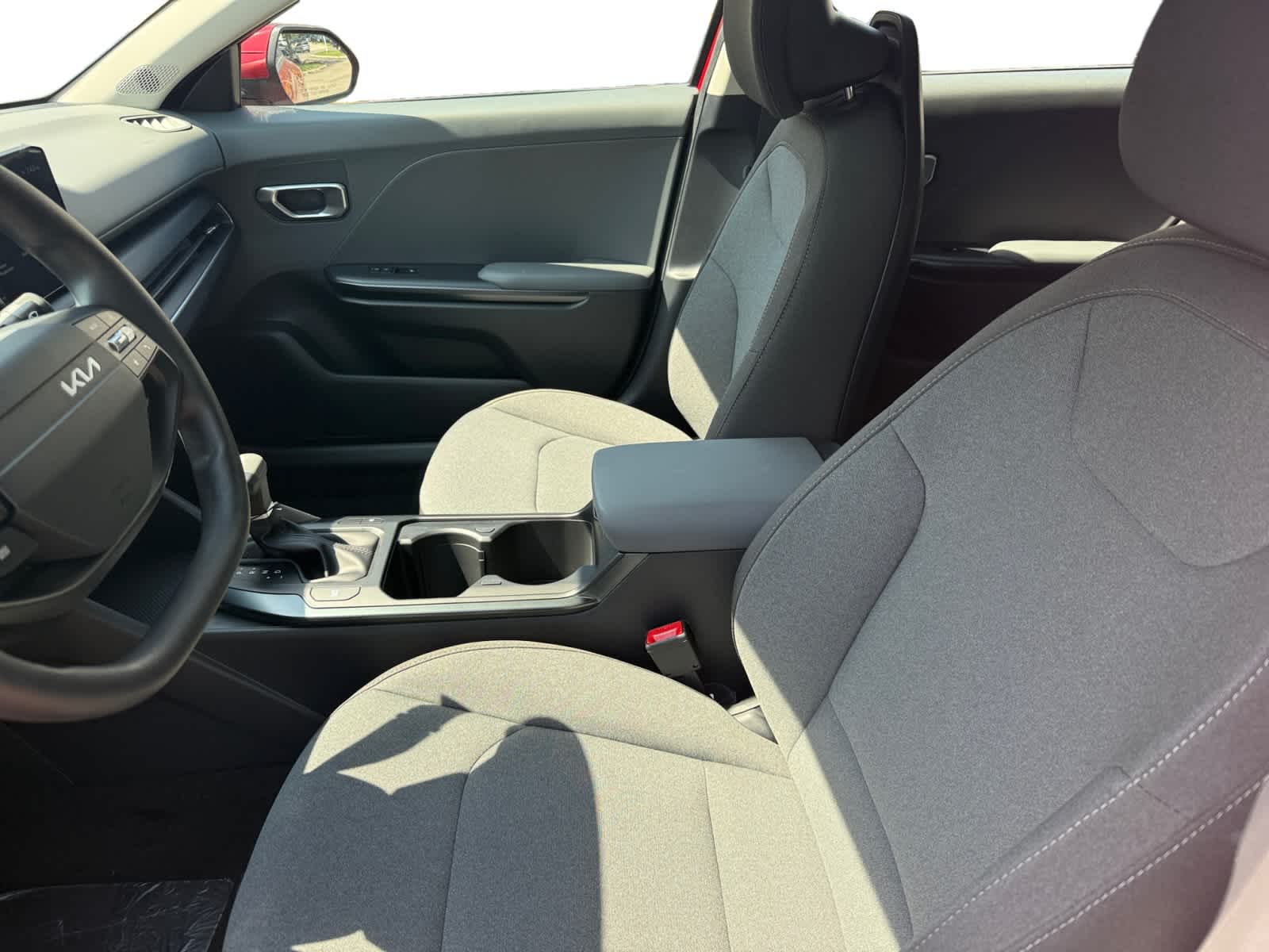 2025 Kia K4 LXS photo 9