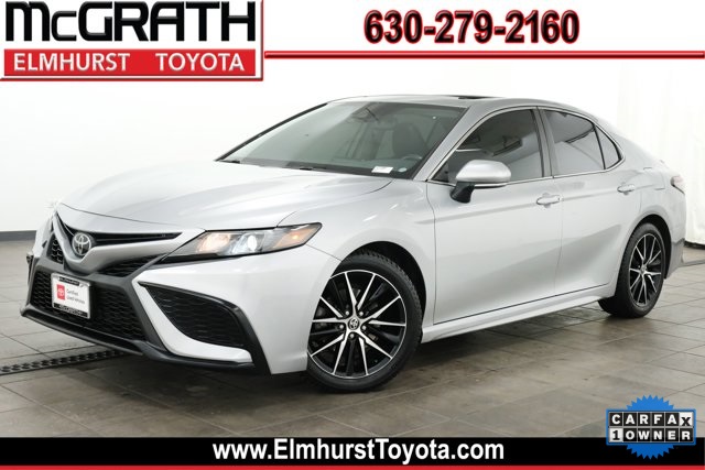 2022 Toyota Camry SE's photo