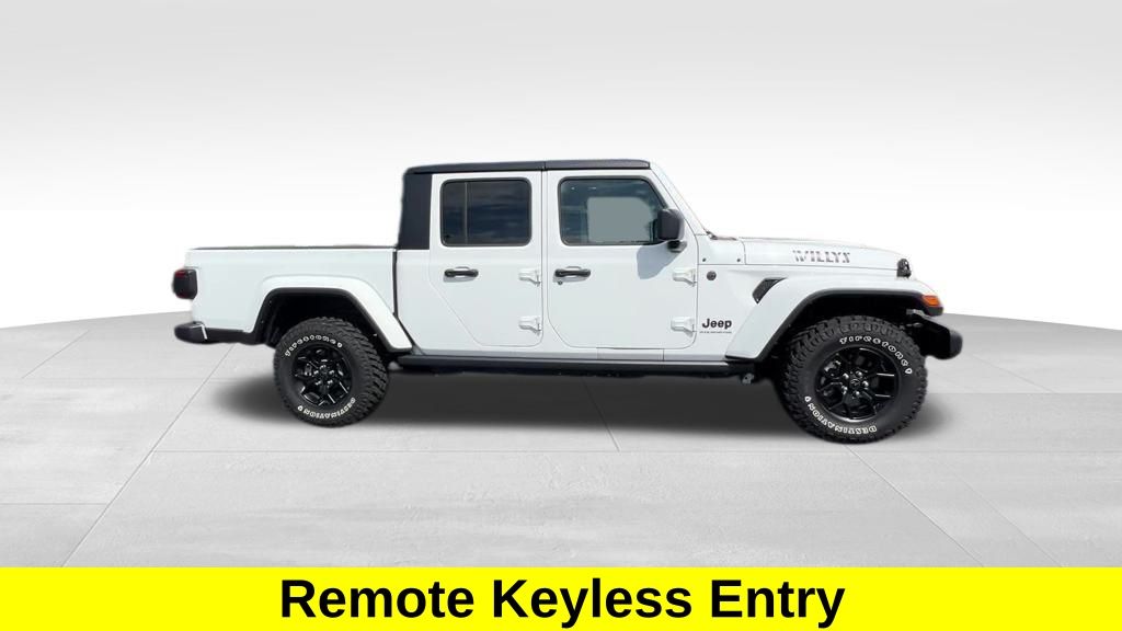 2024 Jeep Gladiator Willys photo 7