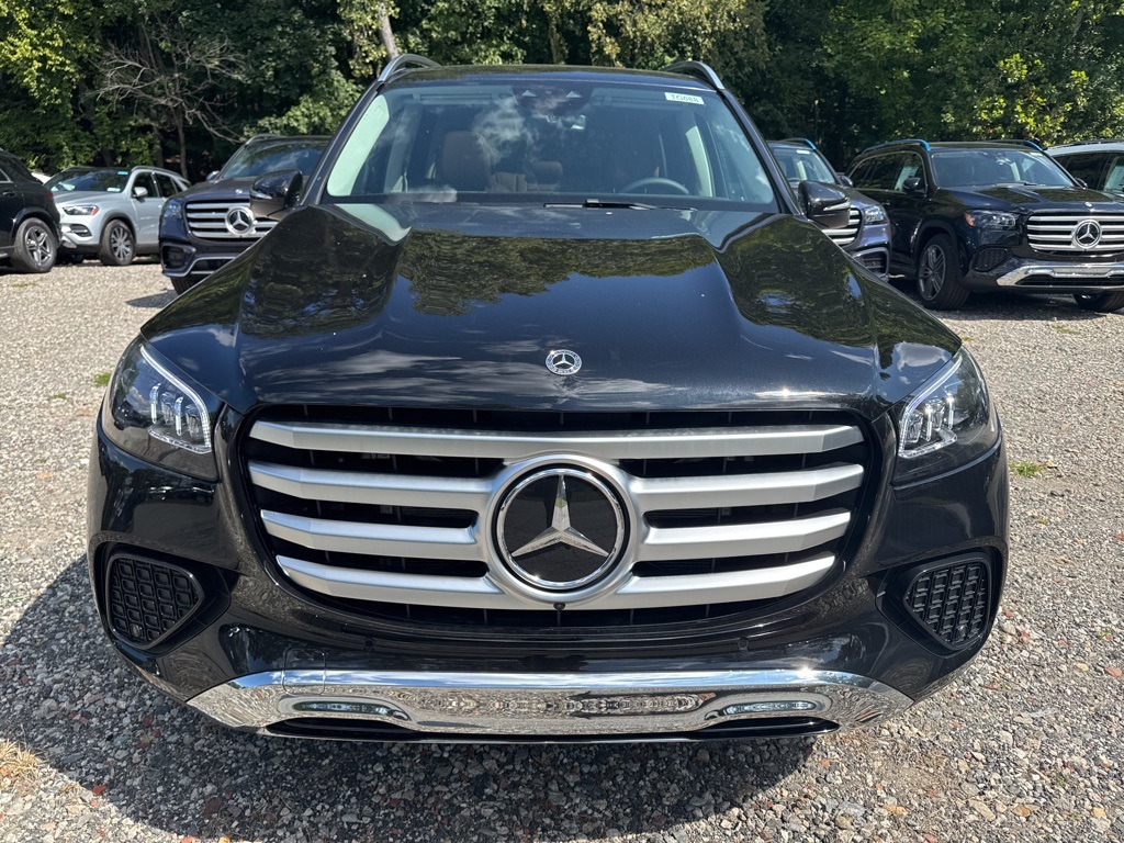 2026 Mercedes Benz GLS 450 4MATIC photo 2