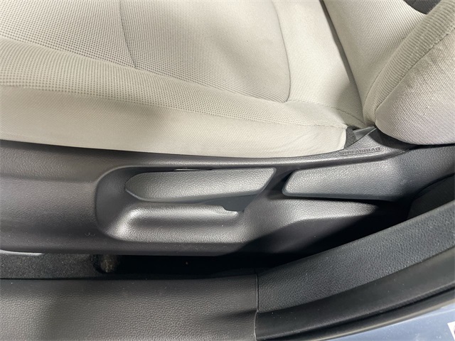 2022 Toyota Corolla Hybrid LE photo 12
