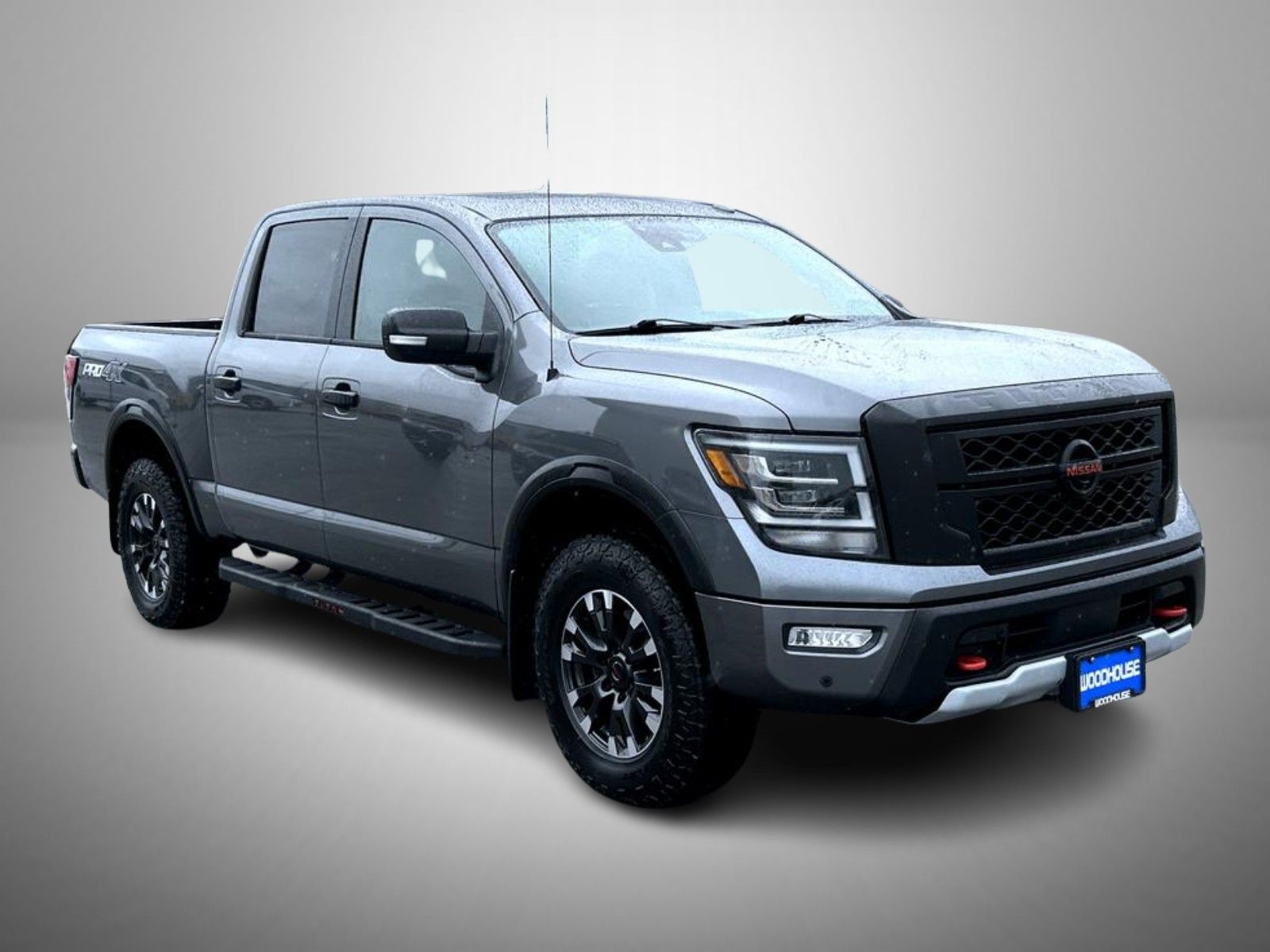 2021 Nissan Titan PRO-4X photo 3