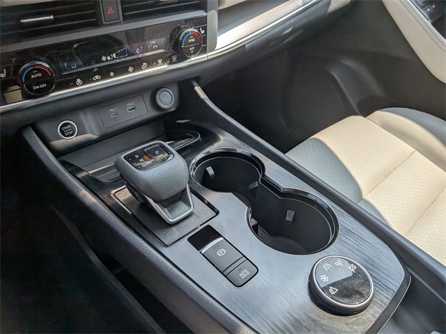 2023 Nissan Rogue SV photo 19