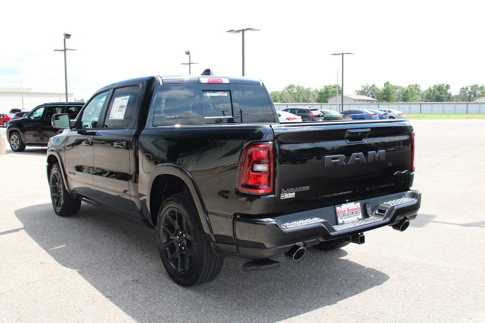2026 Ram 1500 Laramie photo 3