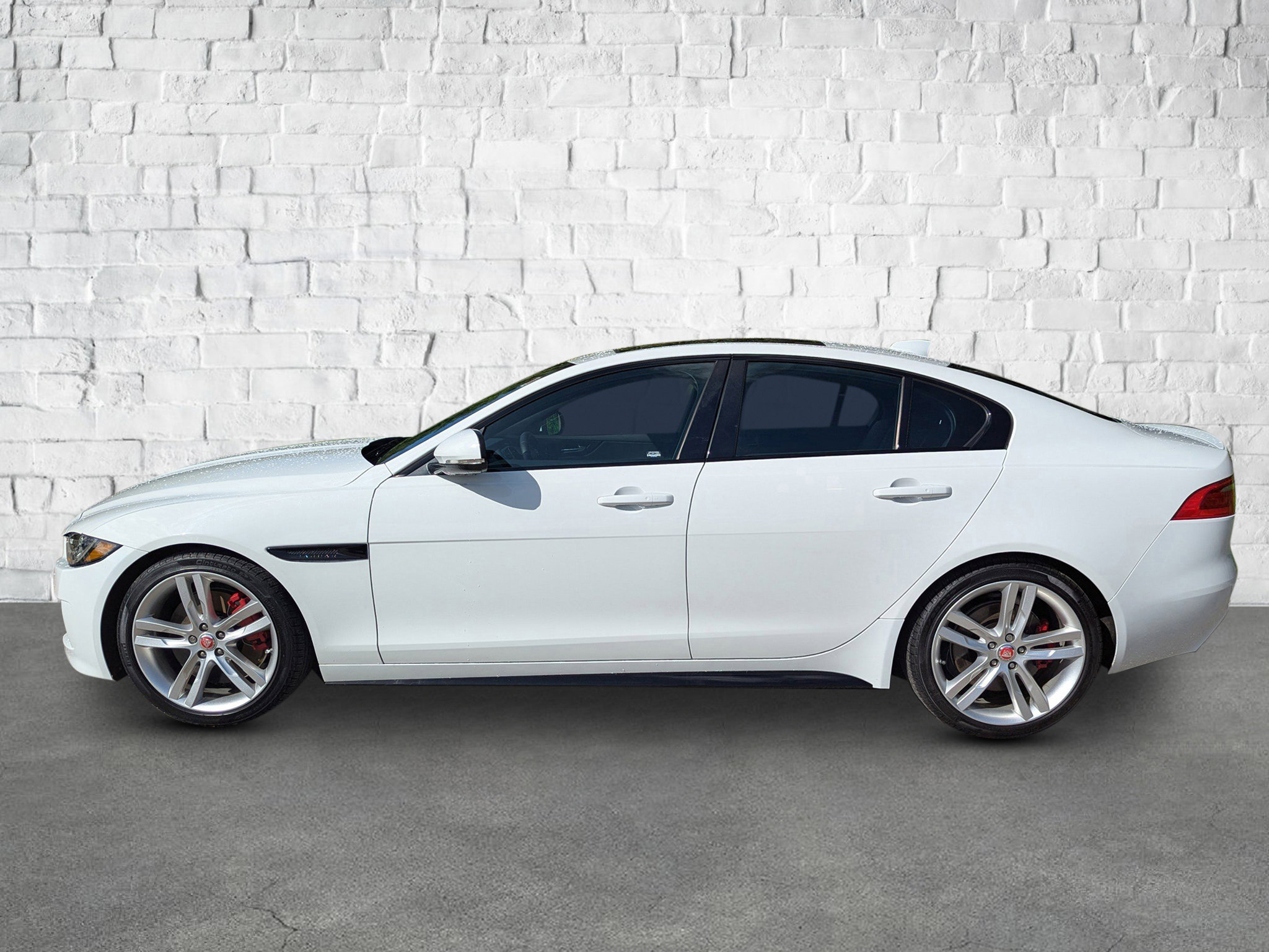 2019 Jaguar XE S photo 2