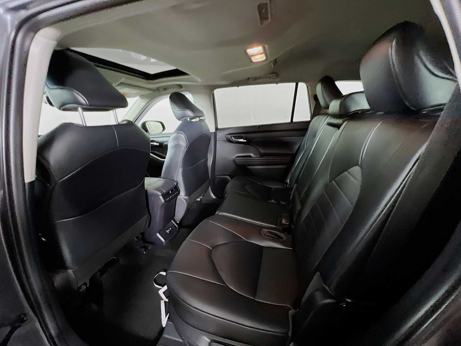 2020 Toyota Highlander XLE photo 24