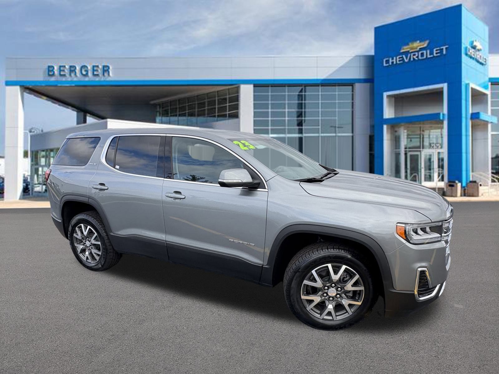 2023 GMC Acadia SLE's photo