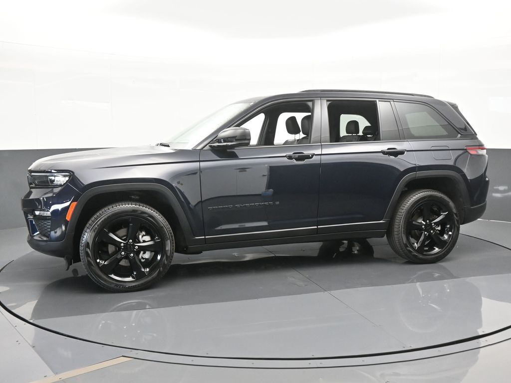 2024 Jeep Grand Cherokee Limited photo 2