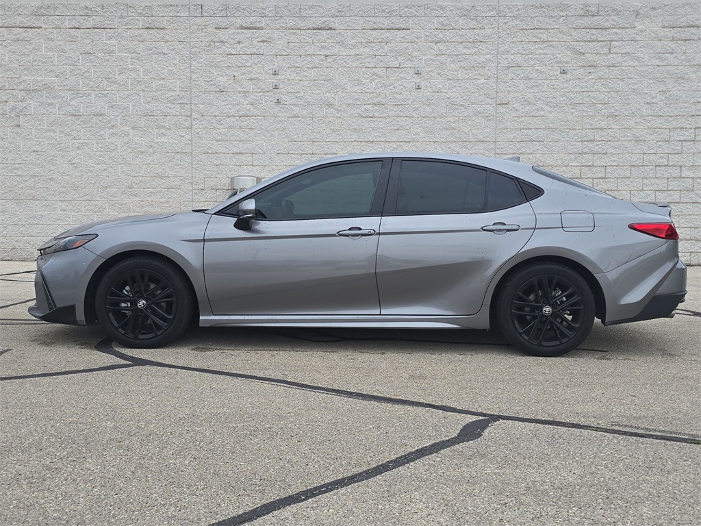 2025 Toyota Camry SE photo 10
