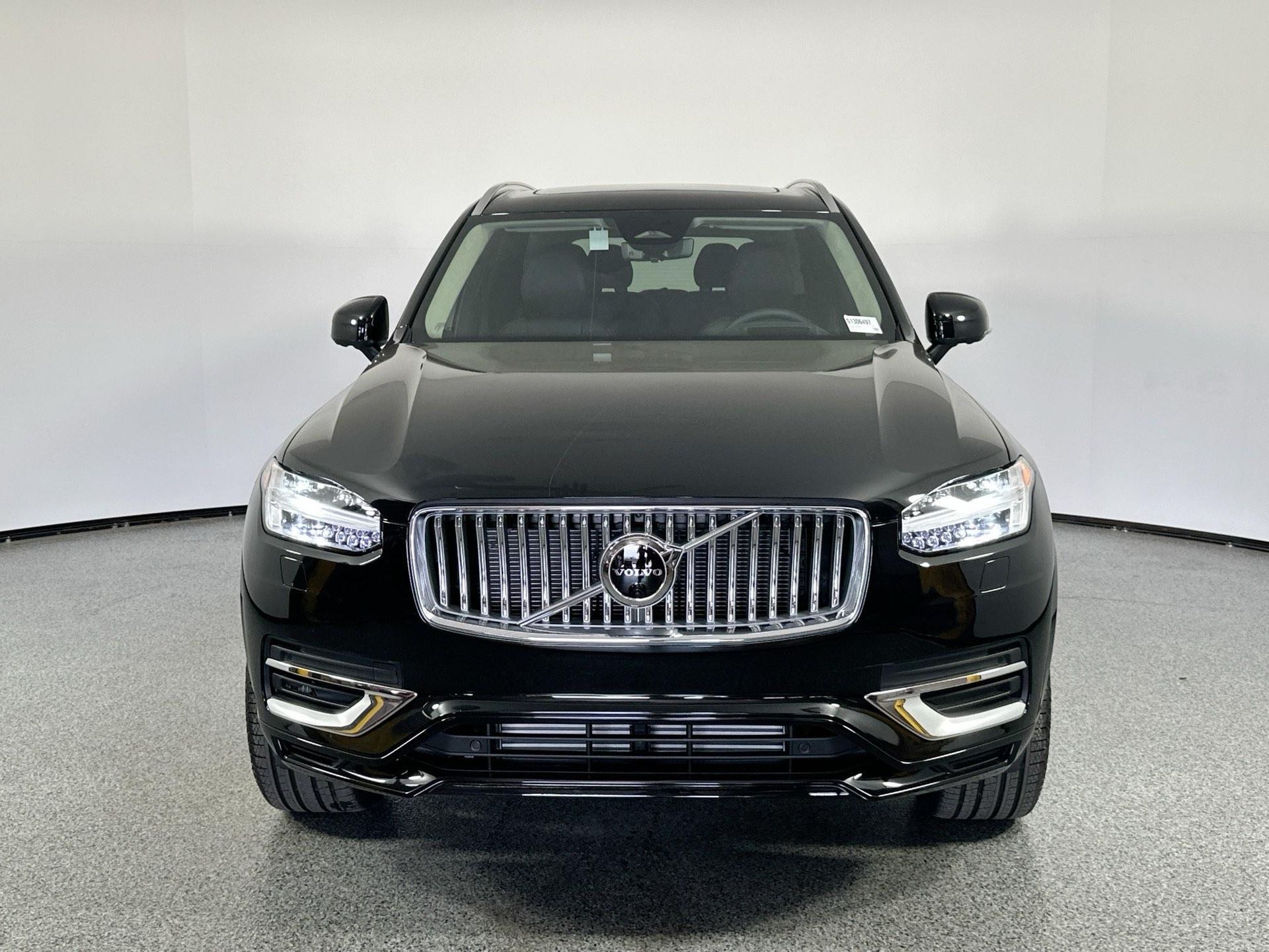 2025 Volvo XC90 T8 photo 2