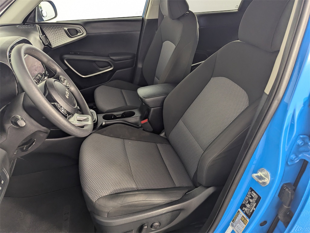 2023 Kia Soul S photo 10