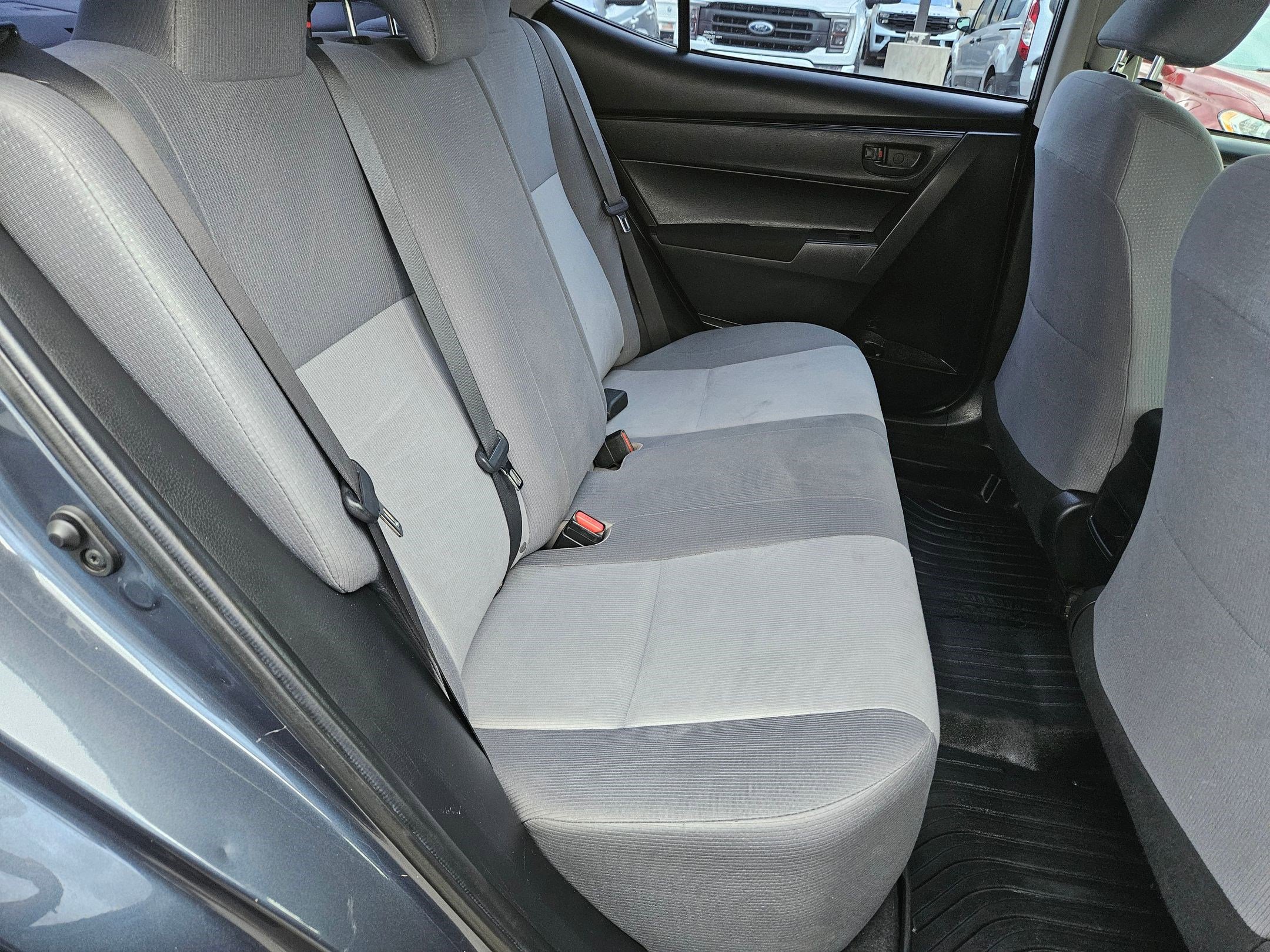 2018 Toyota Corolla L photo 26