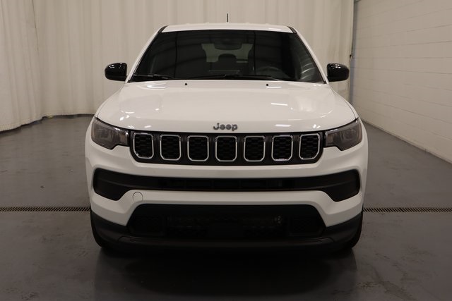 2025 Jeep Compass Sport photo 3