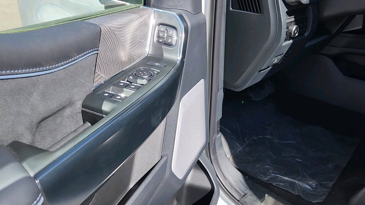 2025 Ford F-350 Platinum photo 10