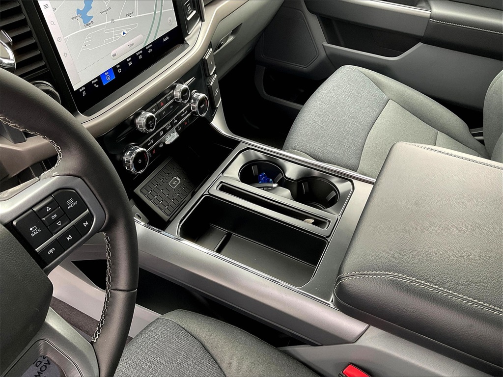 2025 Ford F-150 XLT photo 13