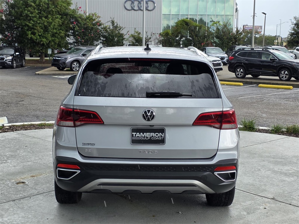 2022 Volkswagen Taos SE photo 3