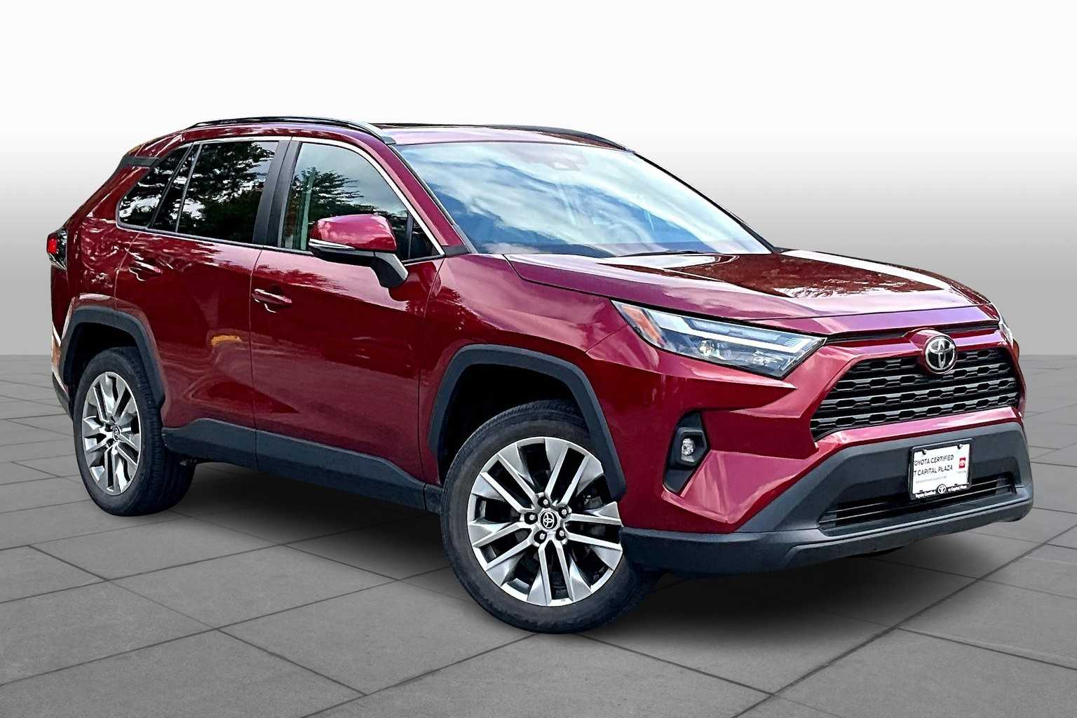 2022 Toyota RAV4 XLE Premium photo 2