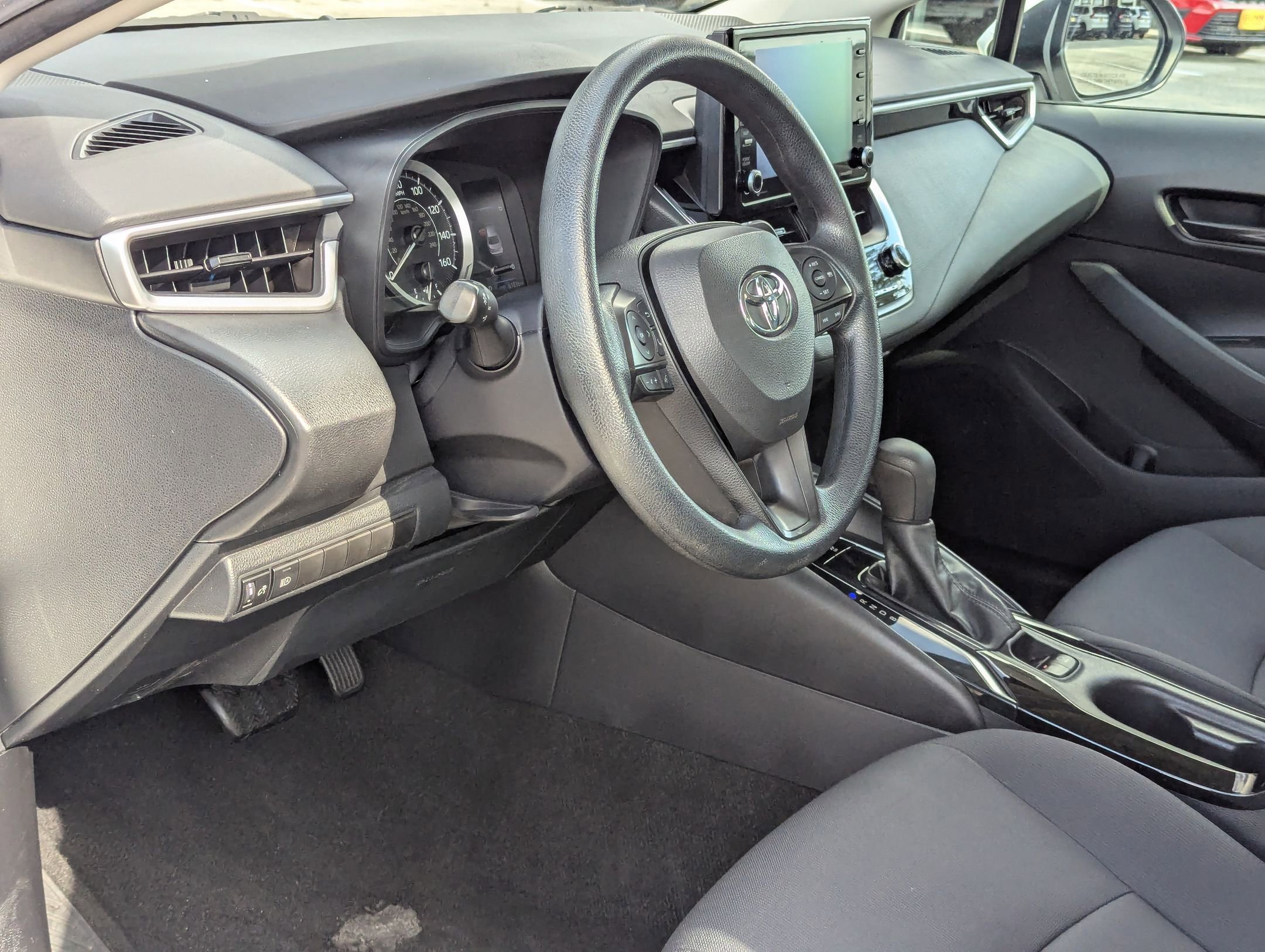 2022 Toyota Corolla LE photo 13