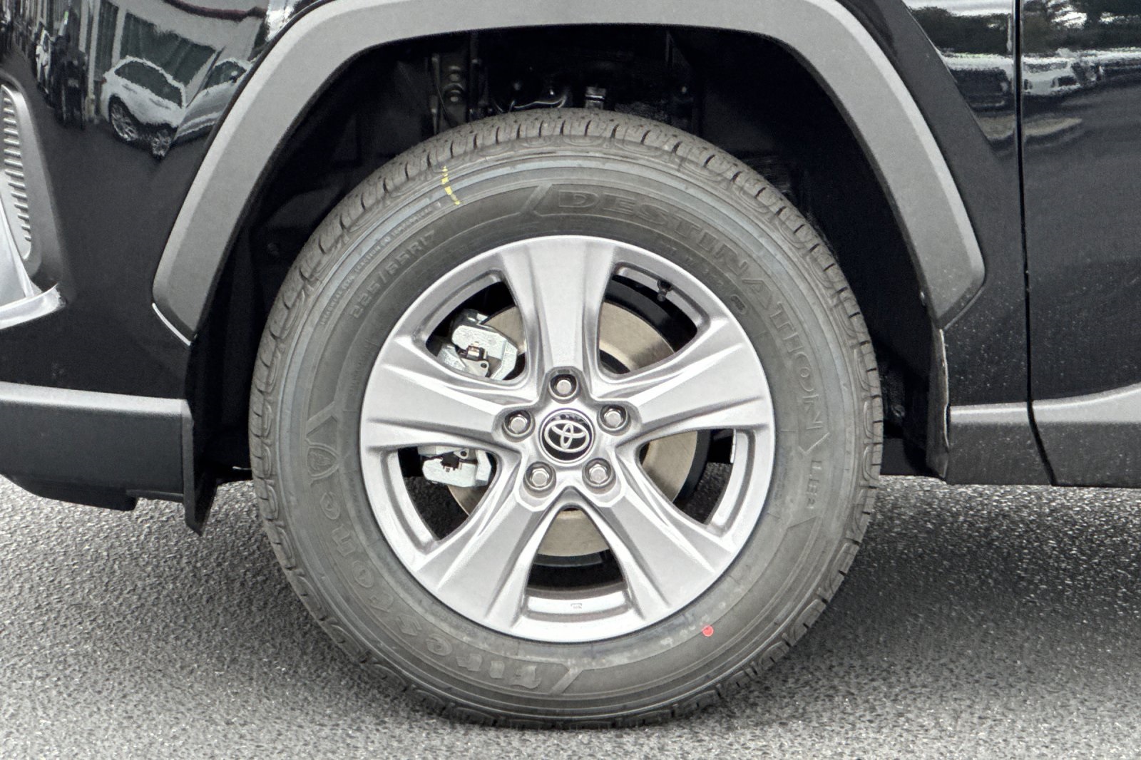 2025 Toyota RAV4 XLE photo 26