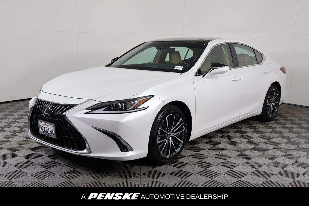 2022 Lexus ES 350's photo