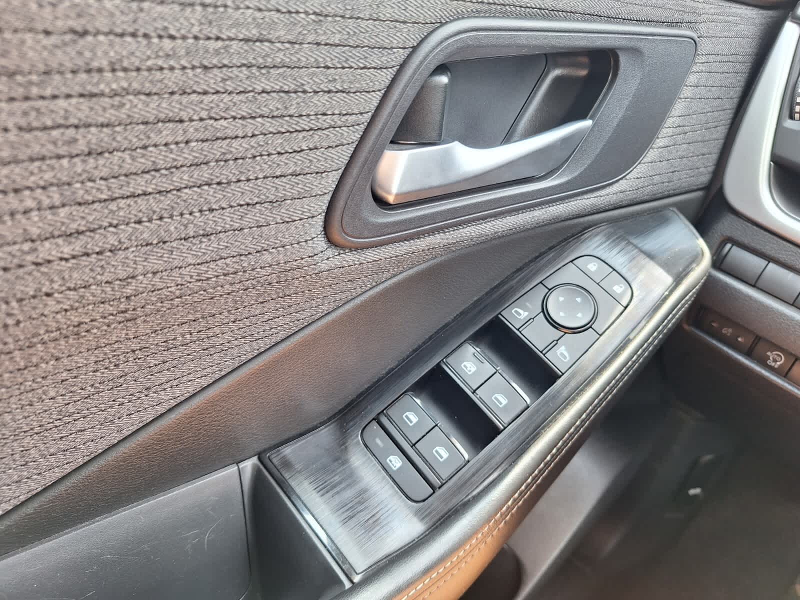 2023 Nissan Rogue SV photo 18