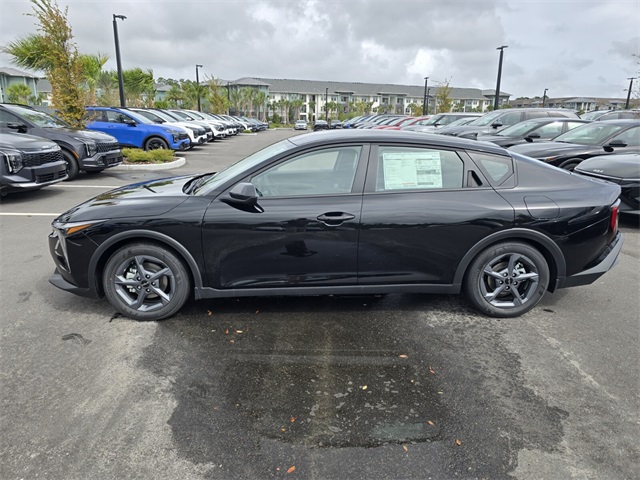 2025 Kia K4 LXS photo 3