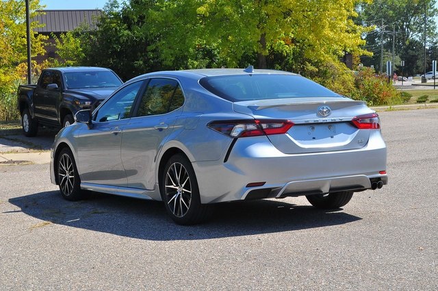 2023 Toyota Camry SE photo 5