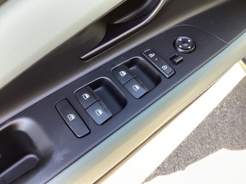 2025 Hyundai Elantra Hybrid Limited photo 24