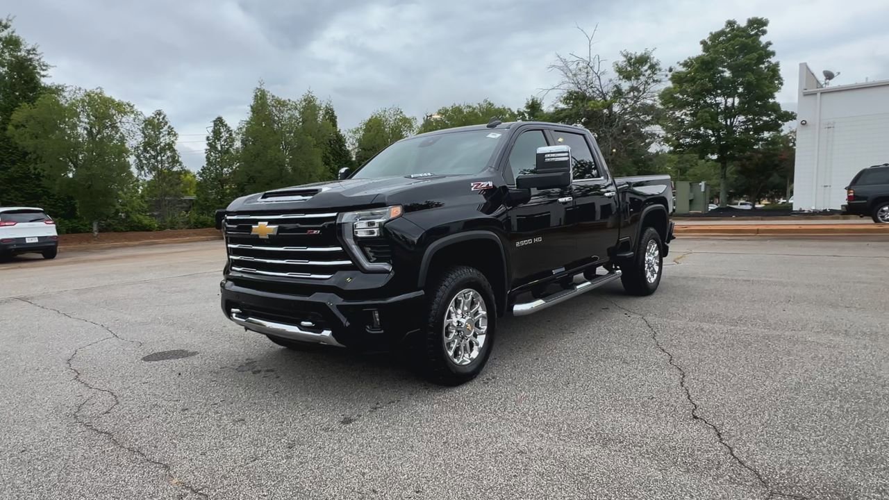 2025 Chevrolet Silverado 2500HD LT photo 4