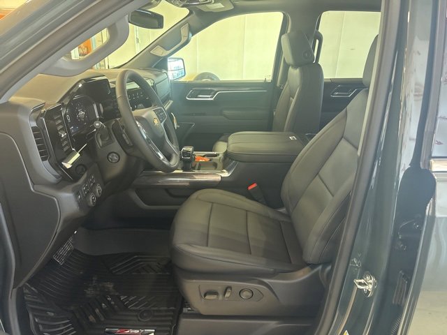 2026 Chevrolet Silverado 1500 LTZ photo 3