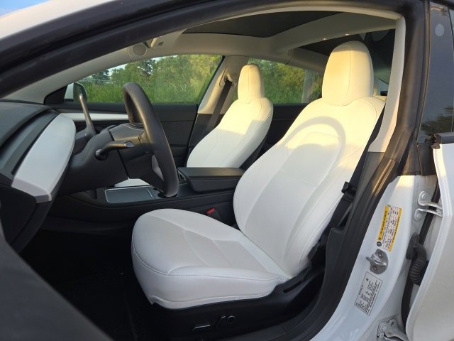 2023 Tesla Model 3 Performance photo 9
