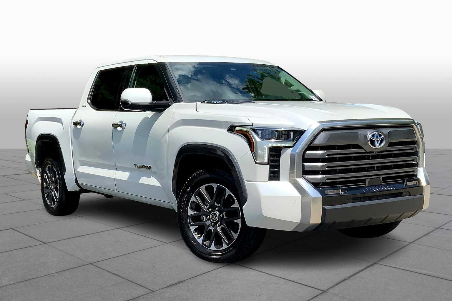 2023 Toyota Tundra Limited CrewMax photo 2