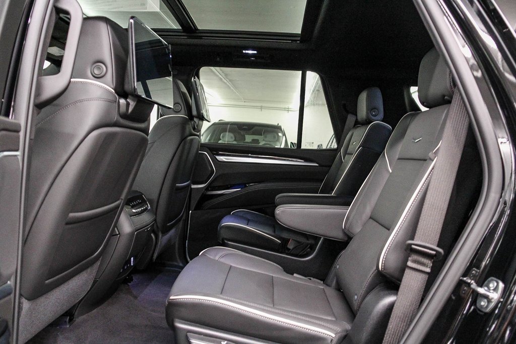2026 Cadillac Escalade Luxury photo 15