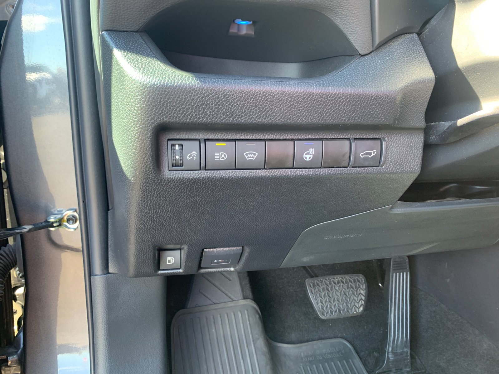 2023 Toyota RAV4 Hybrid XSE photo 26