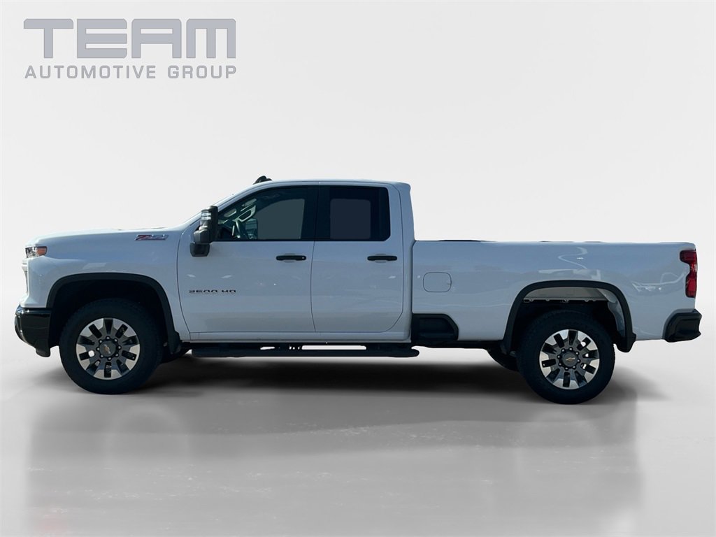 2026 Chevrolet Silverado 2500HD Custom photo 4