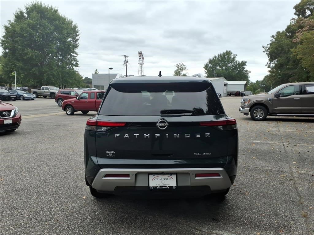 2022 Nissan Pathfinder SL photo 4